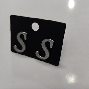 🔥Silver Initial 'S' Earrings🔥